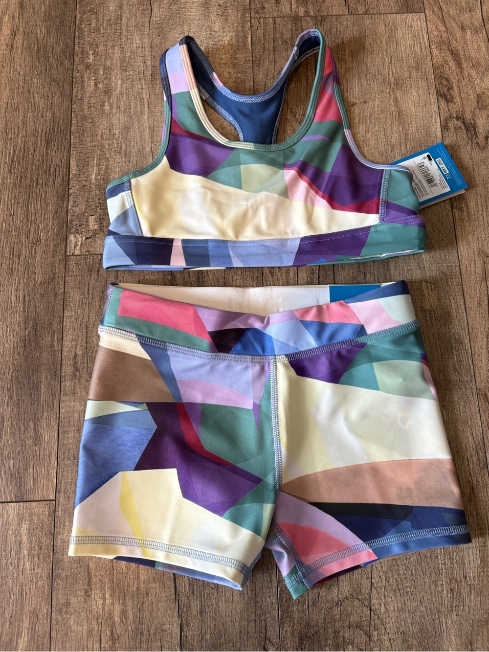 DSG Girls Multicolor Geometric Sports Bra and Shorts Set